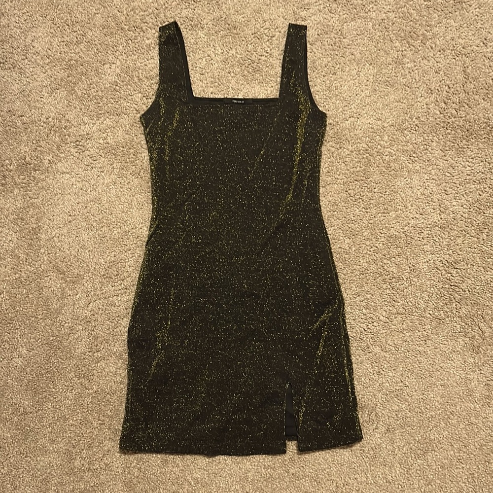 Mini dress from forever 21, size small. Black/Gold